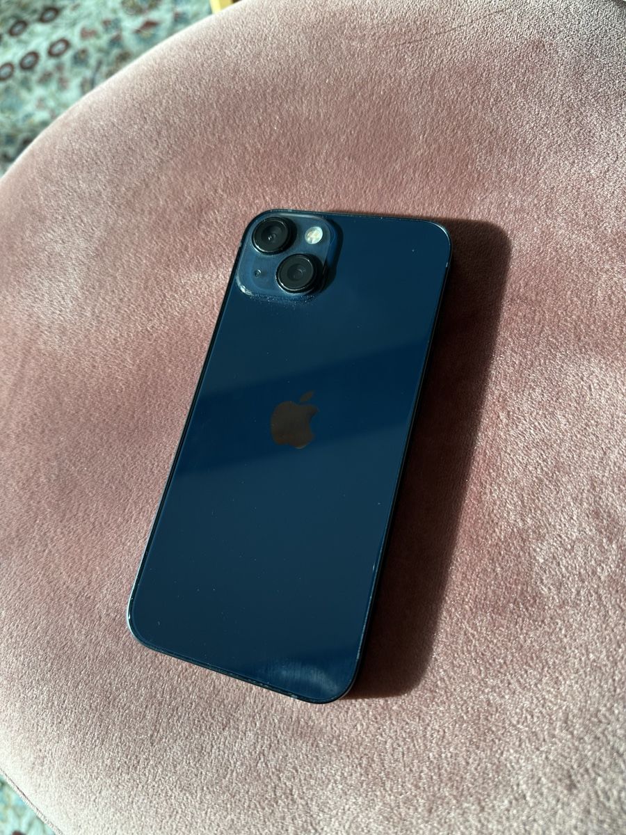 Apple Handys / Smartphones: Iphone 13 256 GB midnight blue – Gebraucht aus Luzern von ariazalea