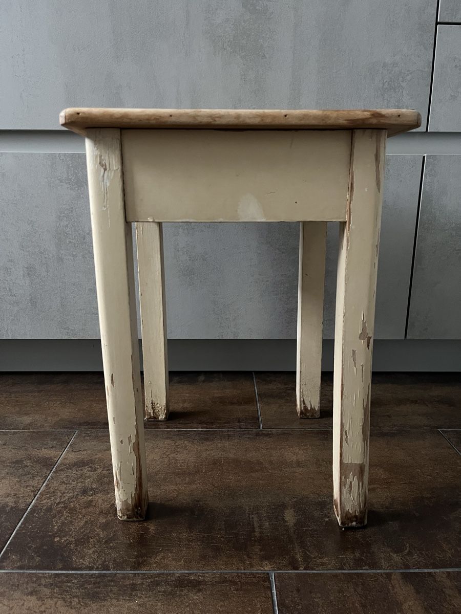 Sgabelli: Tabouret vintage avec rangement intégré – Usato da St. Prex venduto da Nikolletta 1