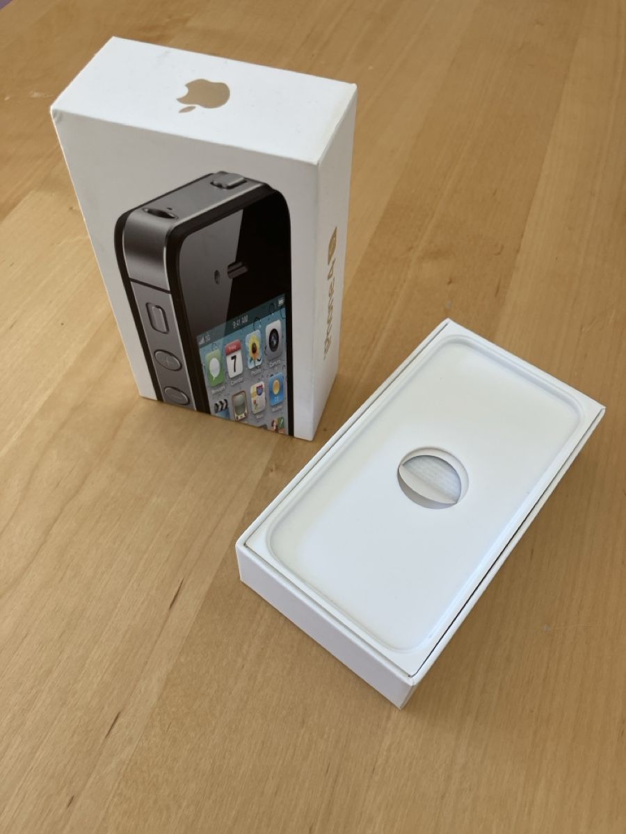 Apple Handys / Smartphones: Originale Verpackung des iPhone 4S - in gutem Zustand – Neu (gemäss Beschreibung) aus Zürich von Benksy 1
