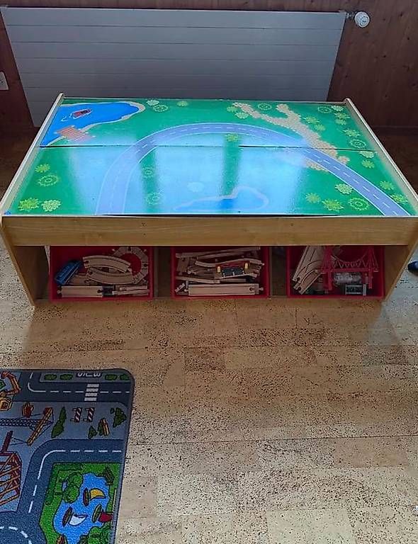 Giocattoli: Kinder Zug Tisch – Usato da Morschach venduto da tamara5803 1