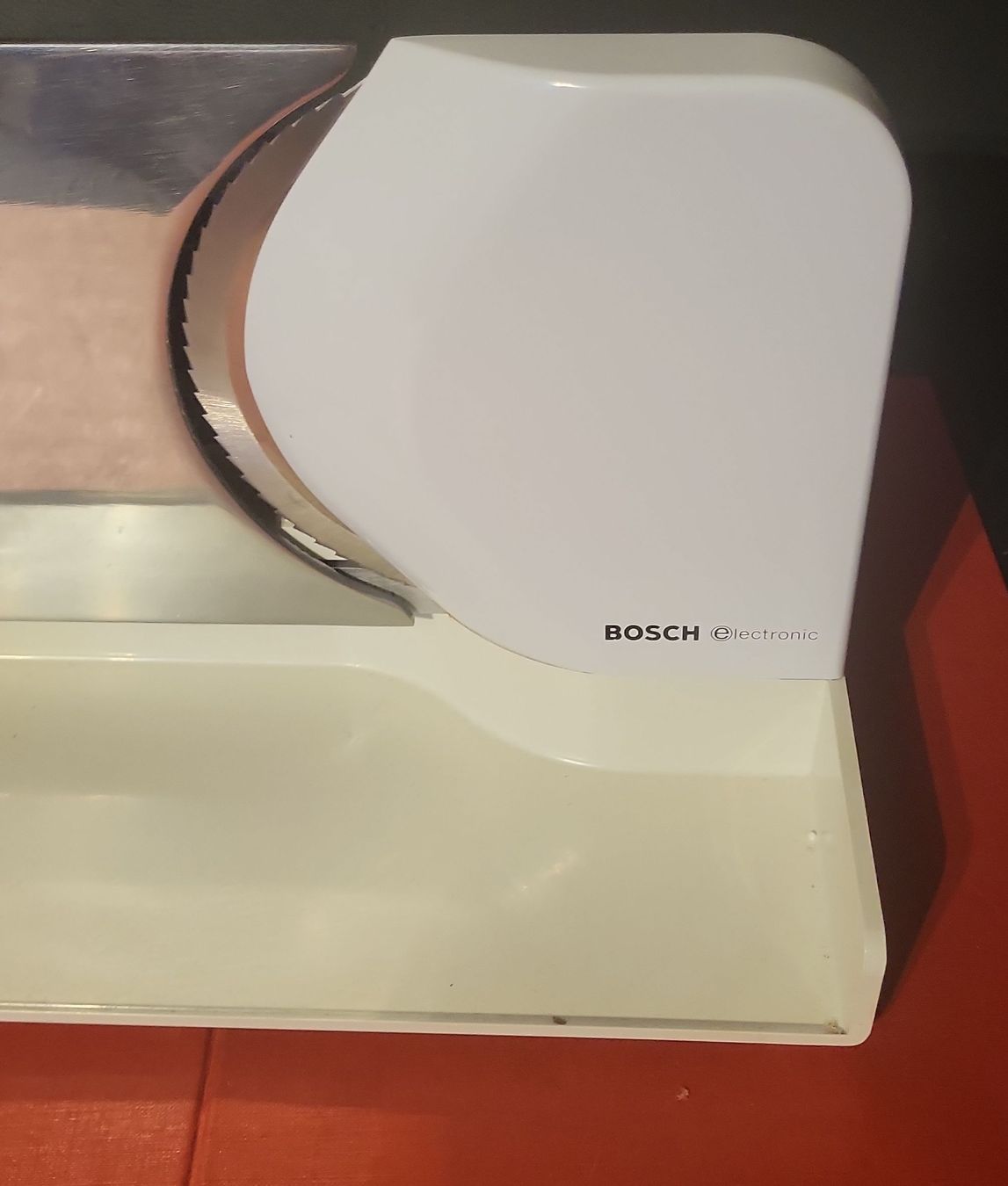 Bosch Küchengeräte: Trancheuse électrique Bosch, idéale pour vos charcuteries – Gebraucht aus Penthalaz von yve_wsq8