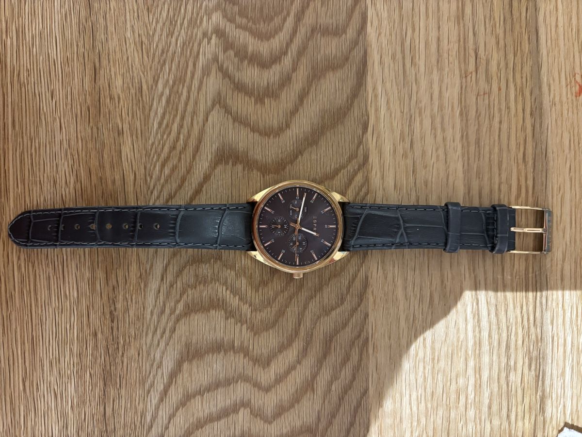 Esprit Bracciali & Braccialetti: Schöne Esprituhr goldfarbig mit Datumsanzeige – Usato da Luzern venduto da AVM_M 1