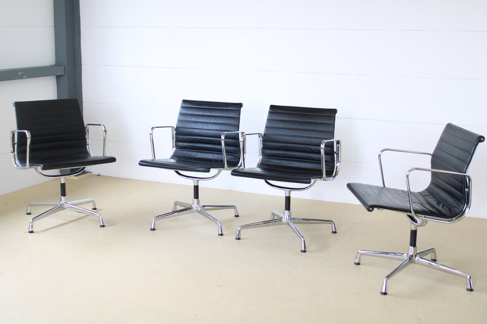 Vitra Eames Stühle EA108,  Leder und drehbar 10