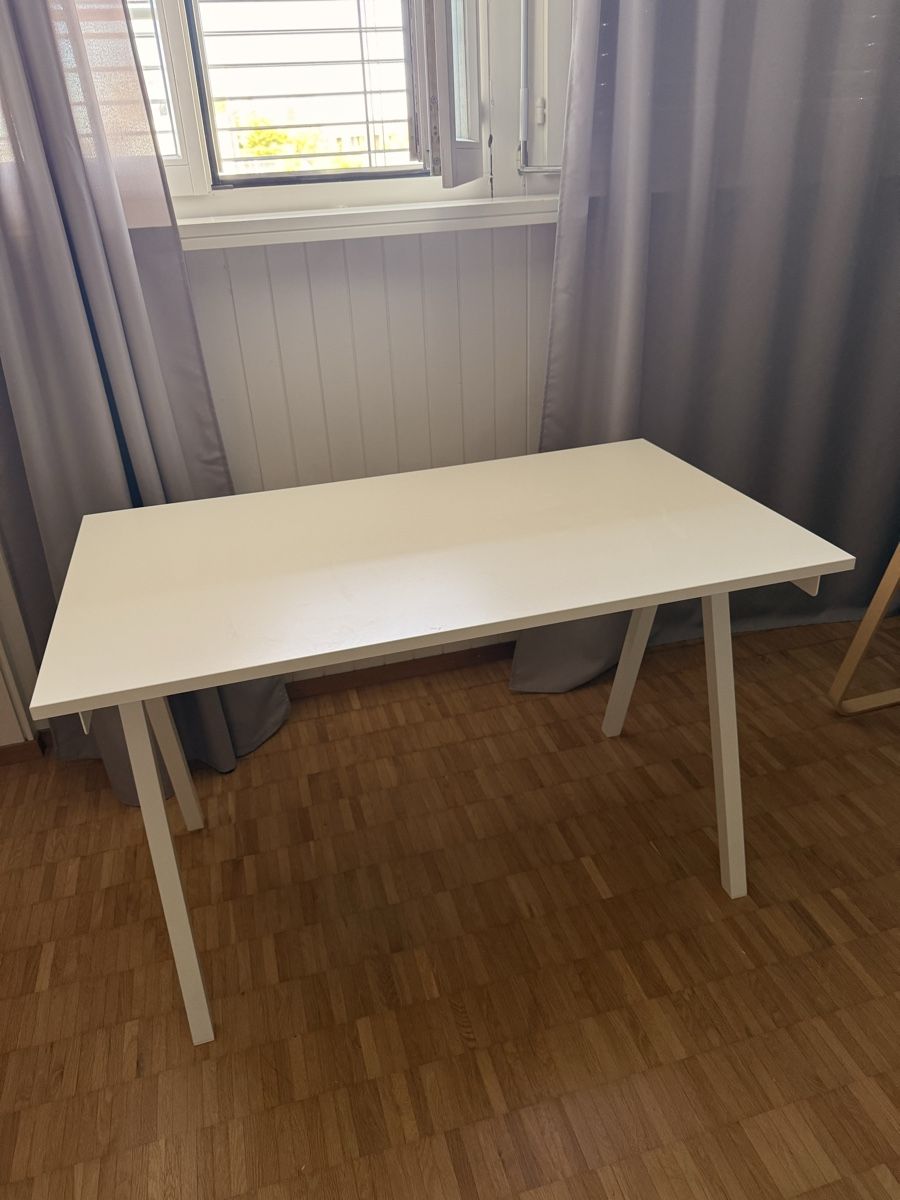 Tavoli: Bürotisch Ikea  – Usato da Rapperswil SG venduto da vas_d79r