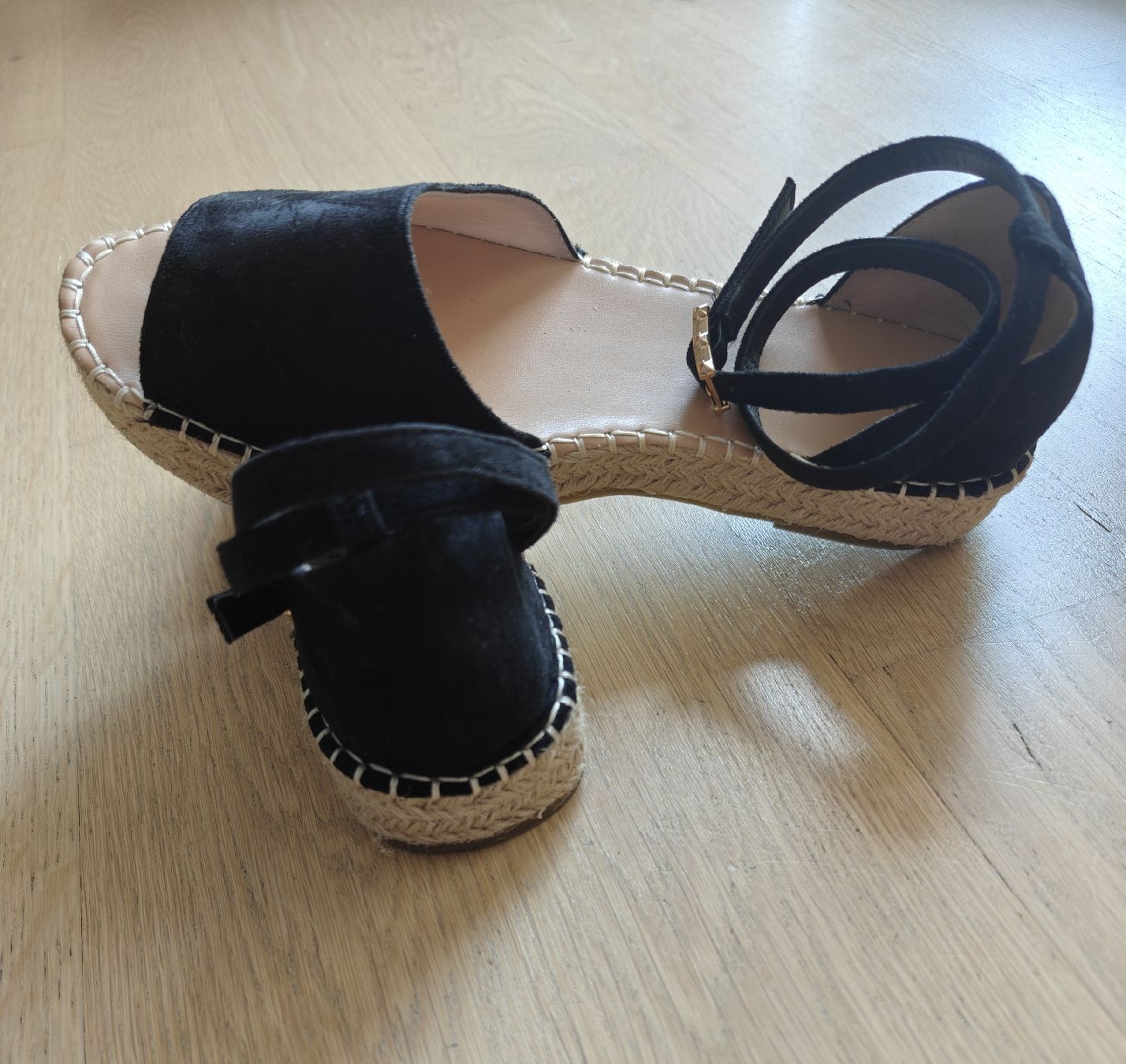 Scarpe da donna: Sandalen - Schwarz - Gr. 38 – Usato da Winterthur venduto da Dana_33 2