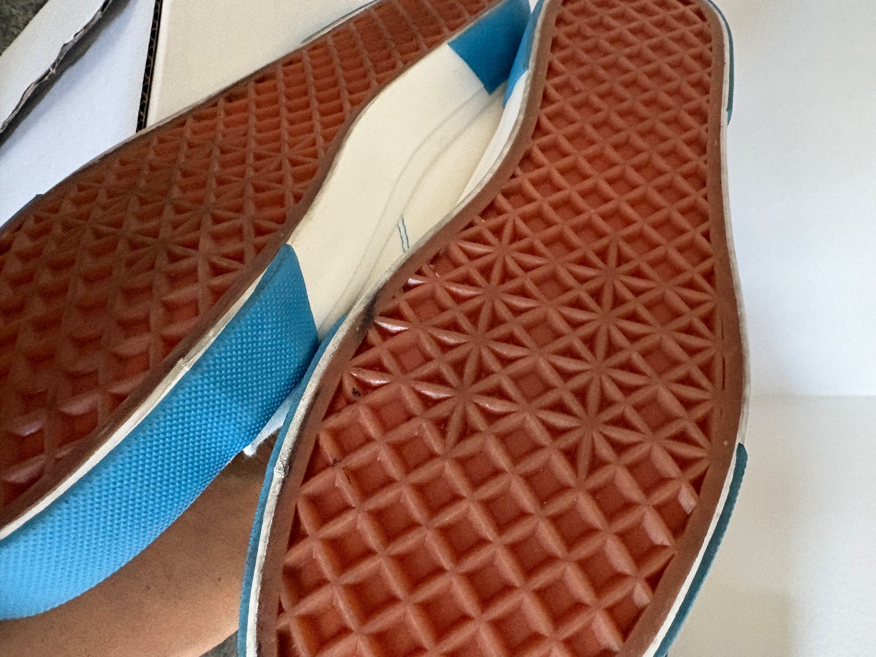 Damenschuhe: 2 Paar Stoffschuhe gr40, neuwertig – Gebraucht aus Niederbipp von fashionfuchs 4