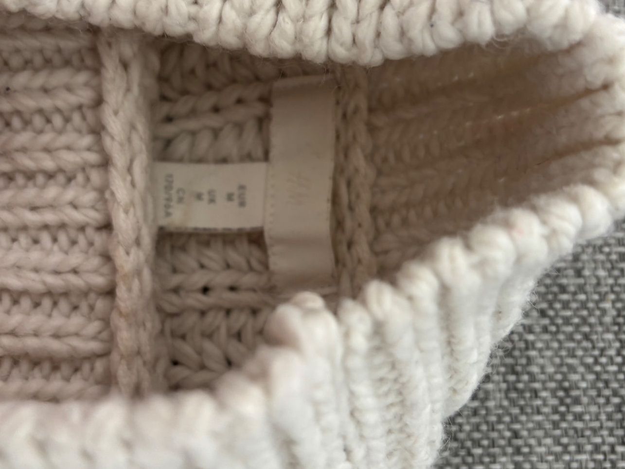 H&M Maglioni & Felpe: Strickpullover beige Stehkragen grob gestrickt  Gr. M – Usato da Bülach venduto da bjoernbenny 5