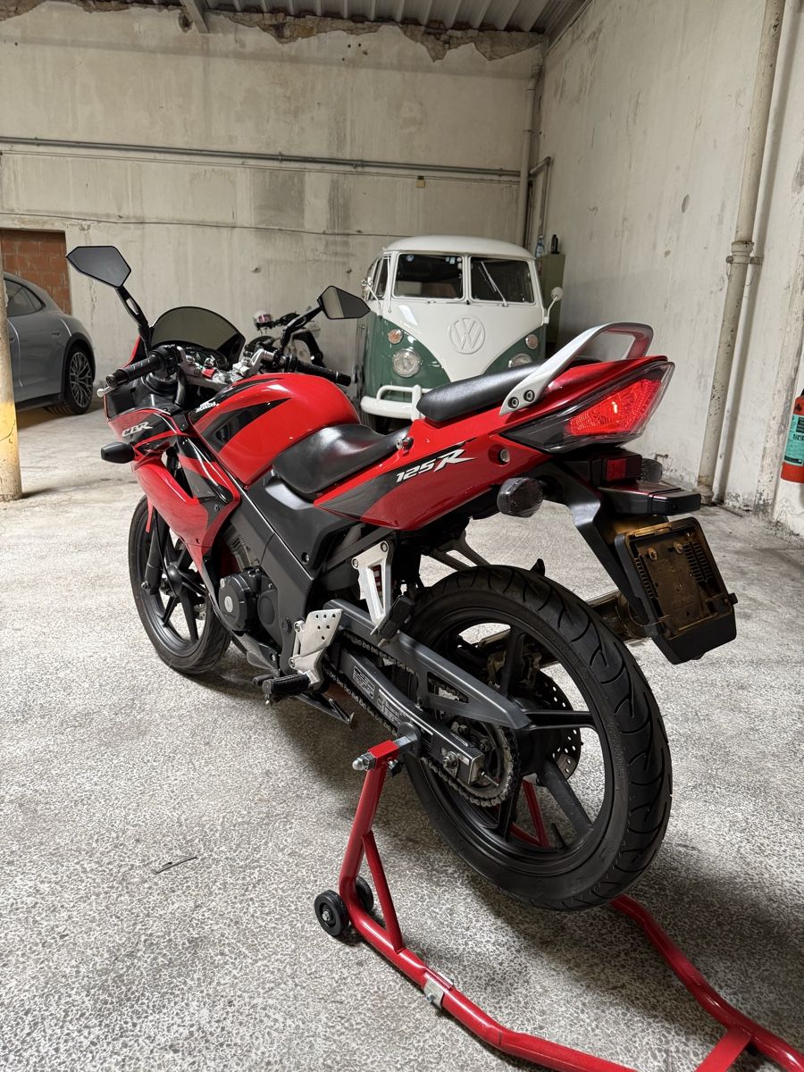 Honda Strada: Honda CBR 125R – Usato da Gretzenbach venduto da R12S50 4