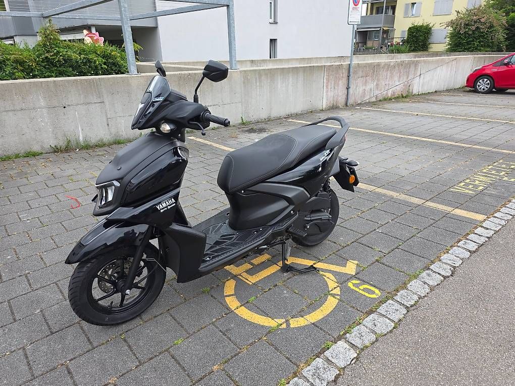 Scooter: Yamaha Rayzr 125 Roller – Usato da Holziken venduto da Muelifit