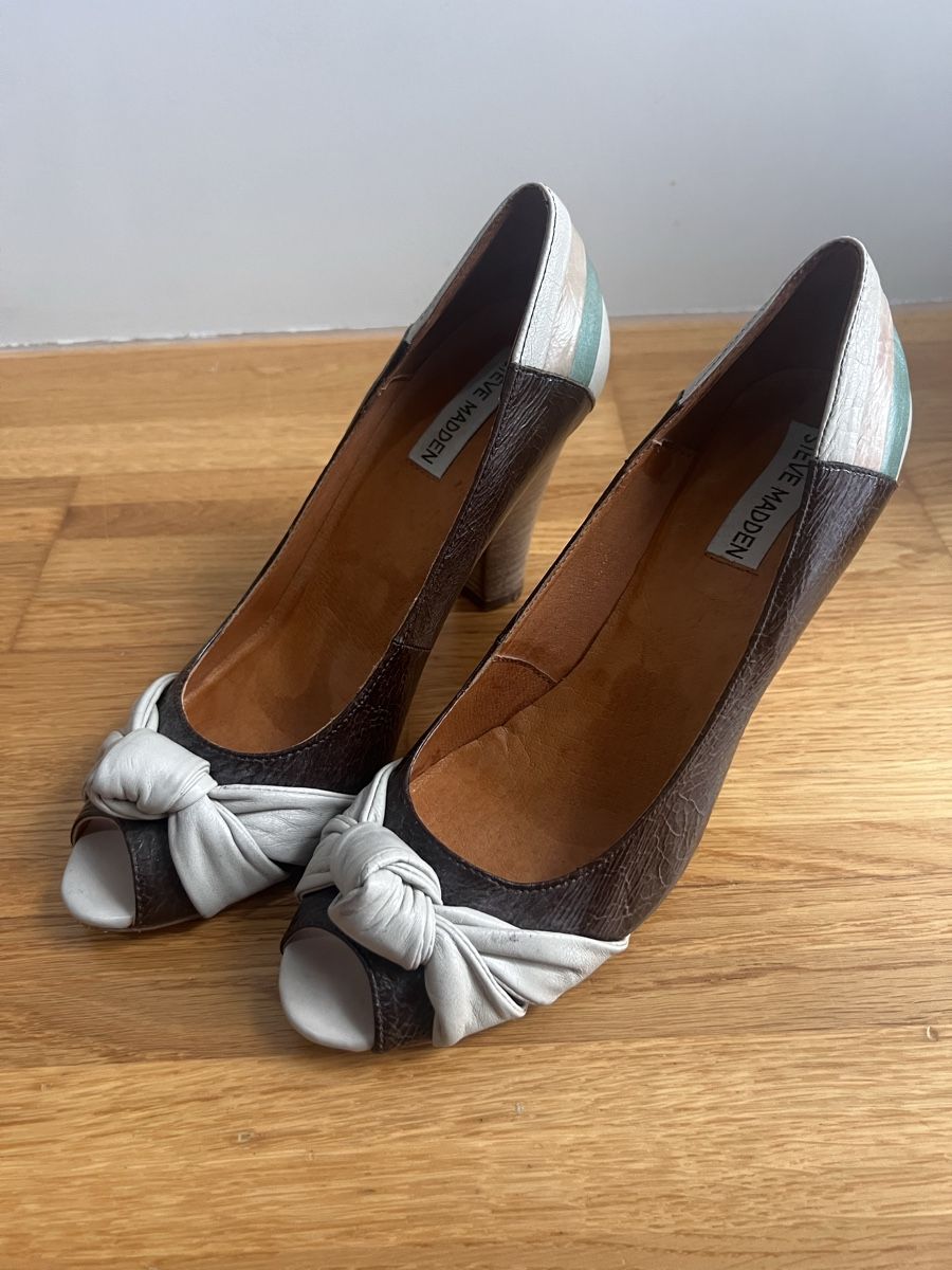 Steve Madden Damenschuhe: Steve Madden Leder-High Heel US 7.5 - EU 38 – Gebraucht aus Hünenberg See von mississauga 7