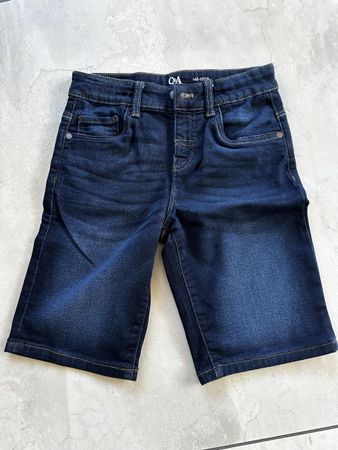 Short en jean C&A garçon, taille 140 Parfait pour l'été