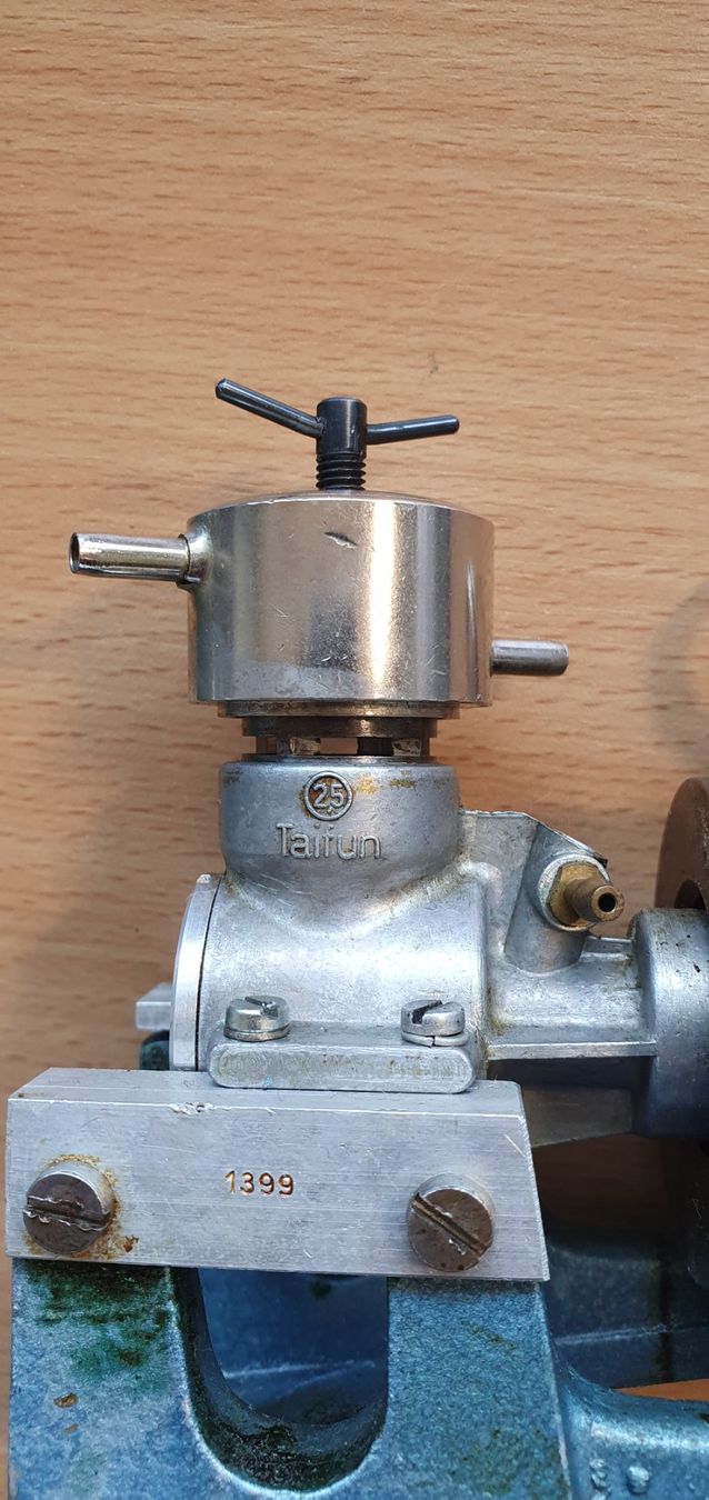 Modellismo RC: Modellmotor Taifun Tornado 2.5 – Usato da Grosswangen venduto da heus 7