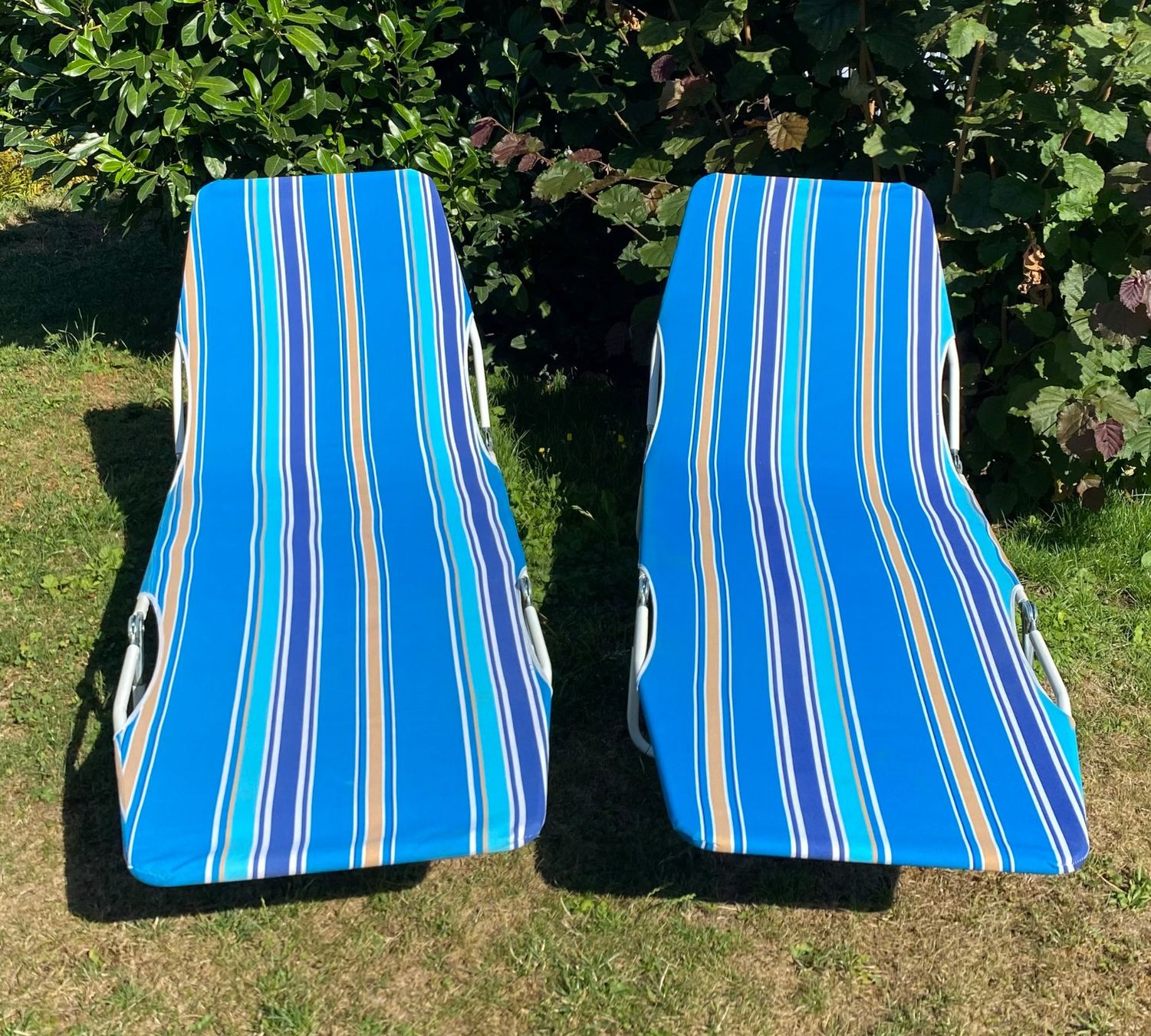 Chaises longues: Zwei Liegestühle klappbar neu – Neuf (Voir description) à Steinmaur par Reisefreak42 1