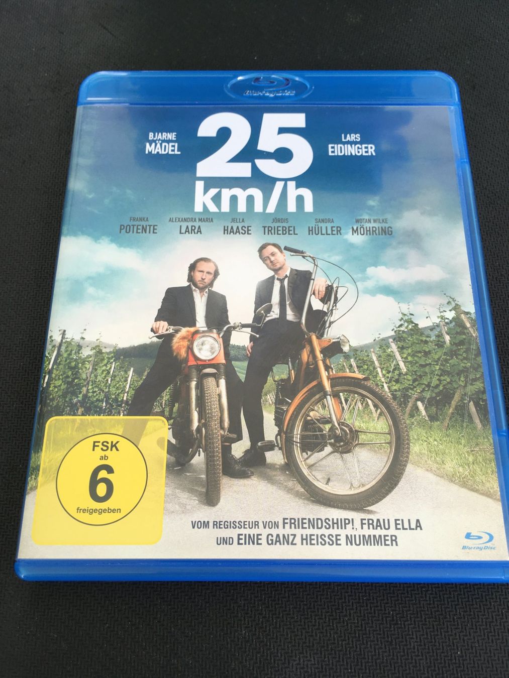 Tutti i DVDs: Bjarne Mädel / Lars Eidinger - 25 km/h [Blu-ray] – Usato da St.Gallen venduto da MedienJoe