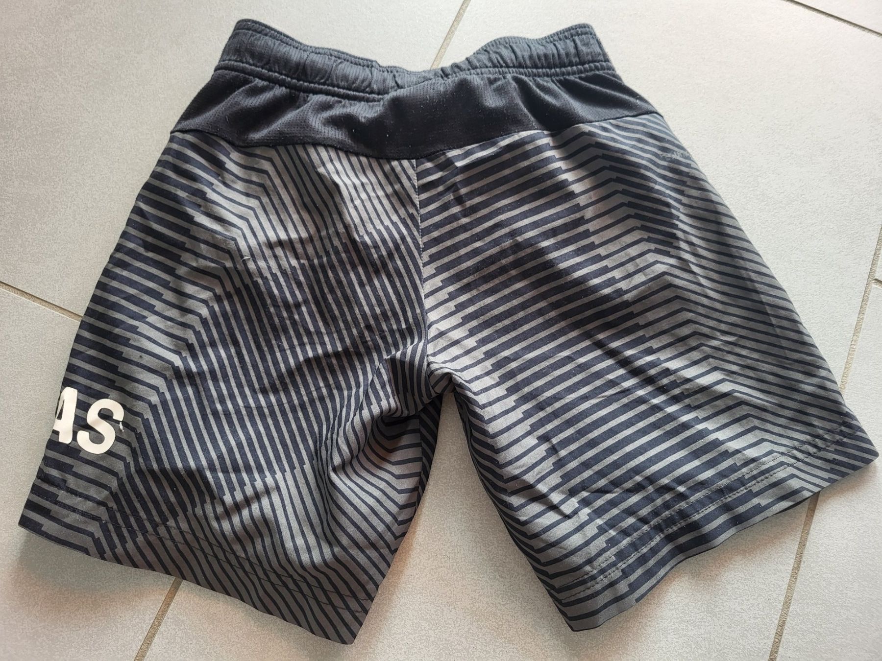 Adidas Pantalons: Badehose Adidas gr. 110 116 – D'occasion à Boswil par i12i 2
