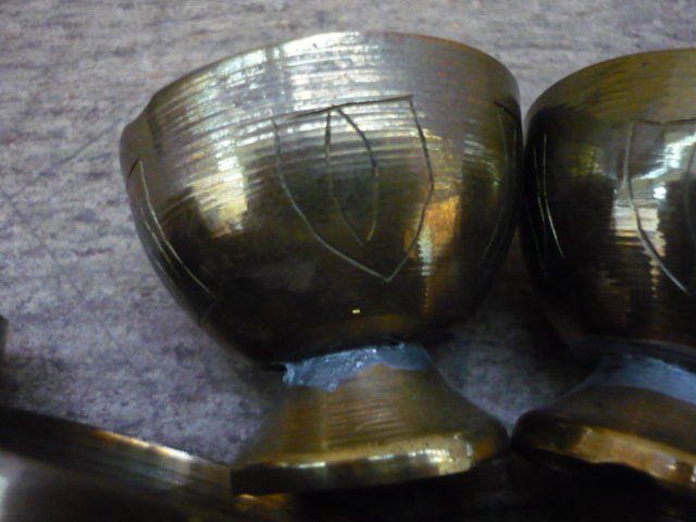 Altre Stoviglie: 6 Antike Messing Eierbecher mit Gravur, Vintage Deko – Usato da Belp venduto da Polexli 5