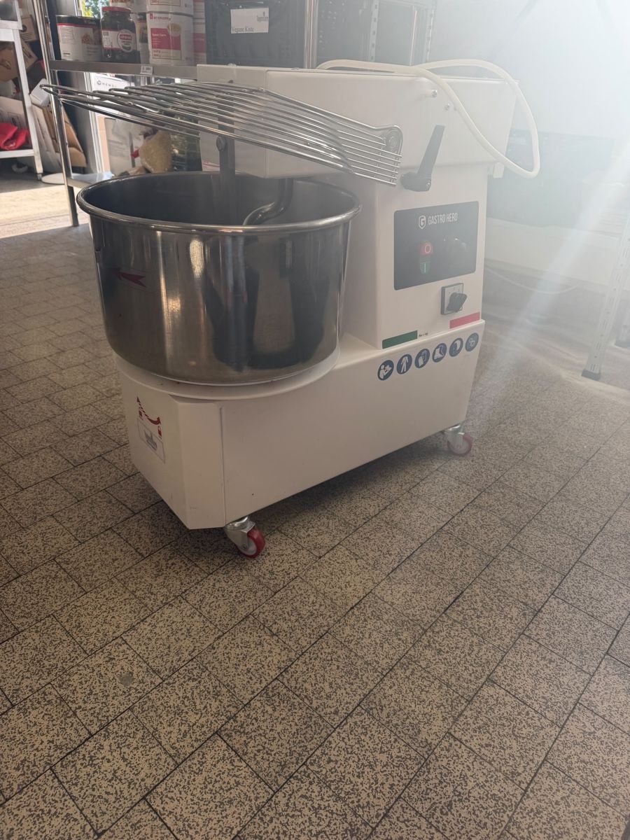 Elettrodomestici da cucina: Teigknetmaschine  – Nuovo (secondo la descrizione) da Buchs AG venduto da Evelyn2515