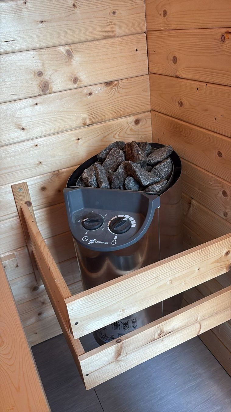 Sauna & Accessori: Sauna Finlandese 4 posti – Usato da paradiso venduto da luc_hhx6 2