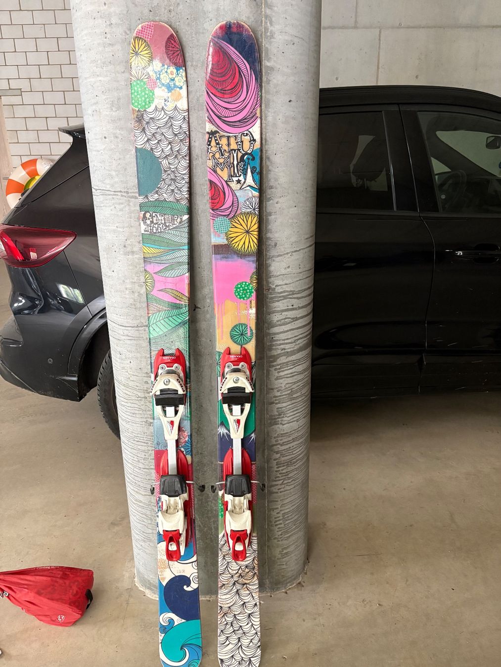 Atomic Sci: Atomic Ski 166 cm inkl. Felle & Bindung – Usato da Sörenberg venduto da ManuelMueller17