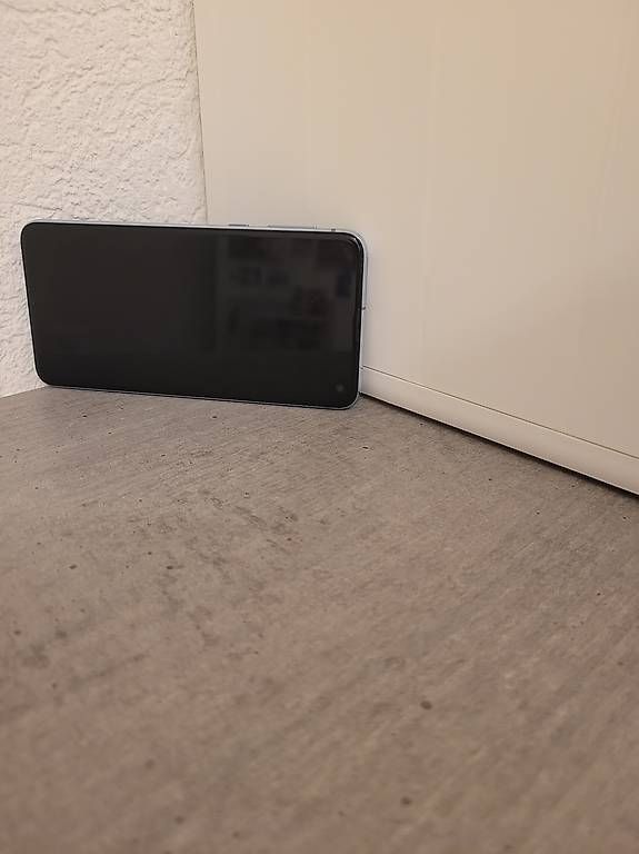 Portables: Samsung Galaxy S10e – D'occasion à La Chaux-de-Fonds par amp_9drx 2