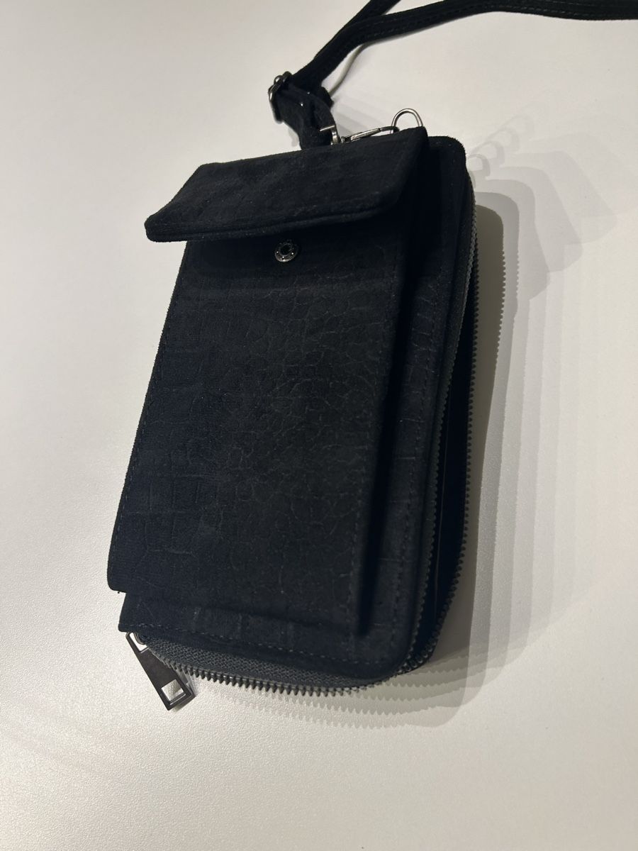 Borse da donna: Schwarze Umhänge-/Handytasche Neu – Nuovo (secondo la descrizione) da Gunten venduto da starfish3 4