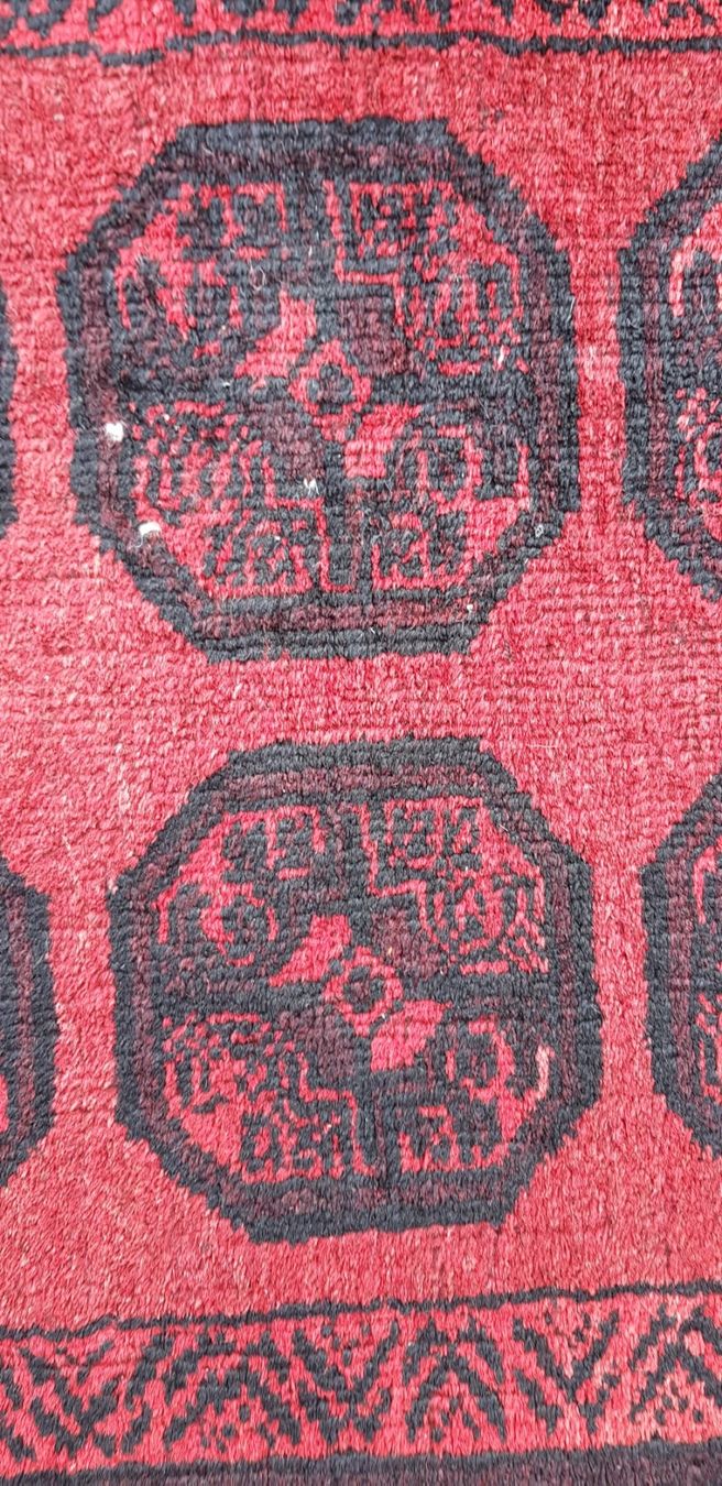 Tapis: Schöner Teppich in schwarz rot – D'occasion à Flums par Flumsantik