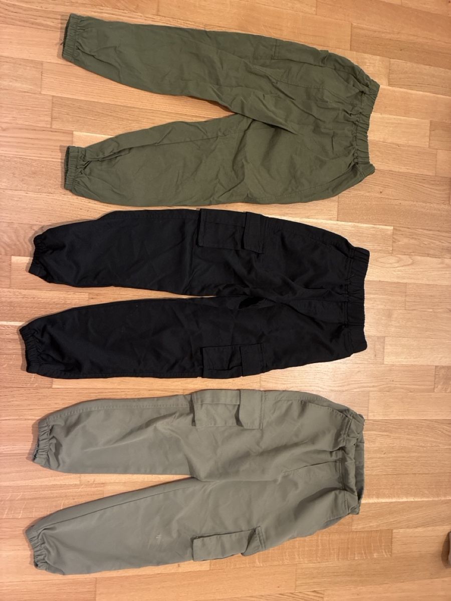 Lotti & Set di vestiti: 3 Cargo Hosen , Joggerpants – Usato da Winterthur venduto da Tiklo