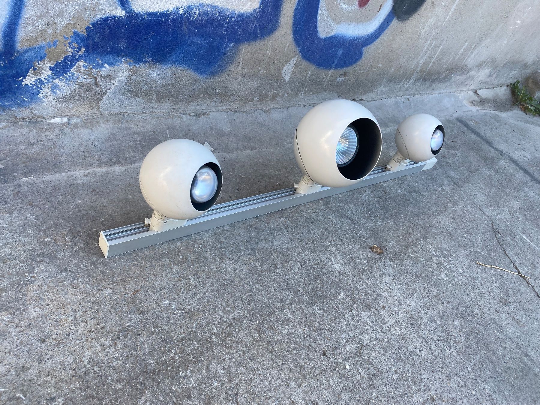 Kronleuchter & Deckenlampen: Erco-Kugelspots mit Adapter in Stromschiene – Gebraucht aus Zürich von schlingel04 1
