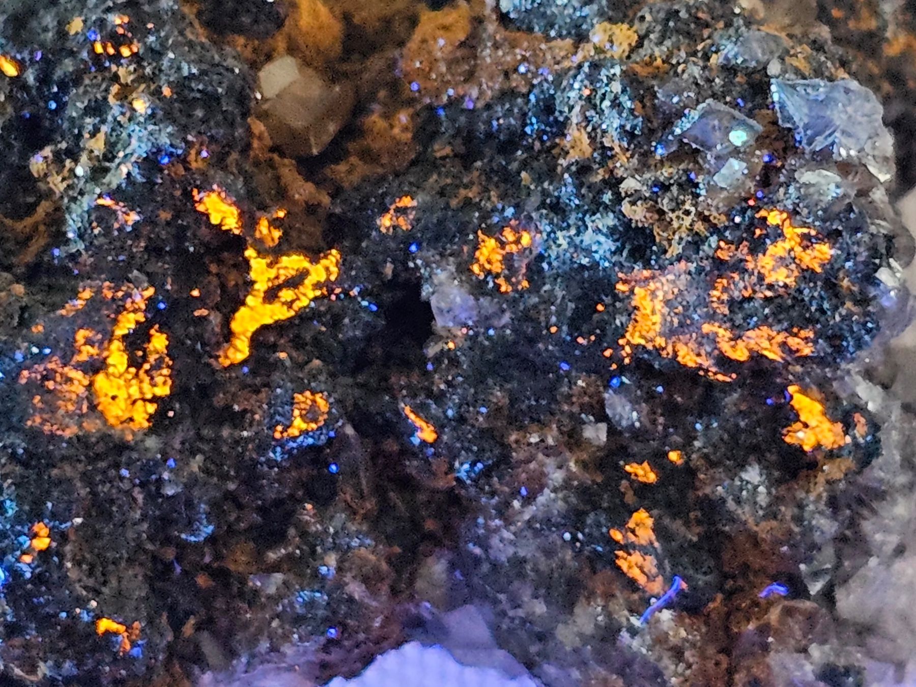Minerali & Pietre curative: Anglesite and Cerrusite  on Galena Tsumeb Mine Namibia – Usato da Figino venduto da panshop 1
