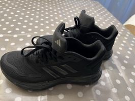 Original Adidas Trainingsschuhe Grösse 39.5 Schwarz