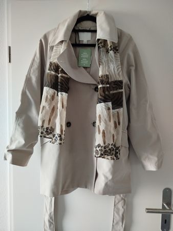 Neuer ungetragener Trenchcoat XS plus Schal
