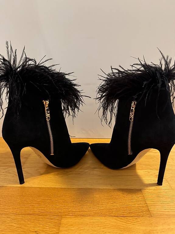 Michael Kors Scarpe da donna: Michael Kors Ankle Boots mit Federn Gr. 40 – Usato da Oberaach venduto da lar_xg85 1