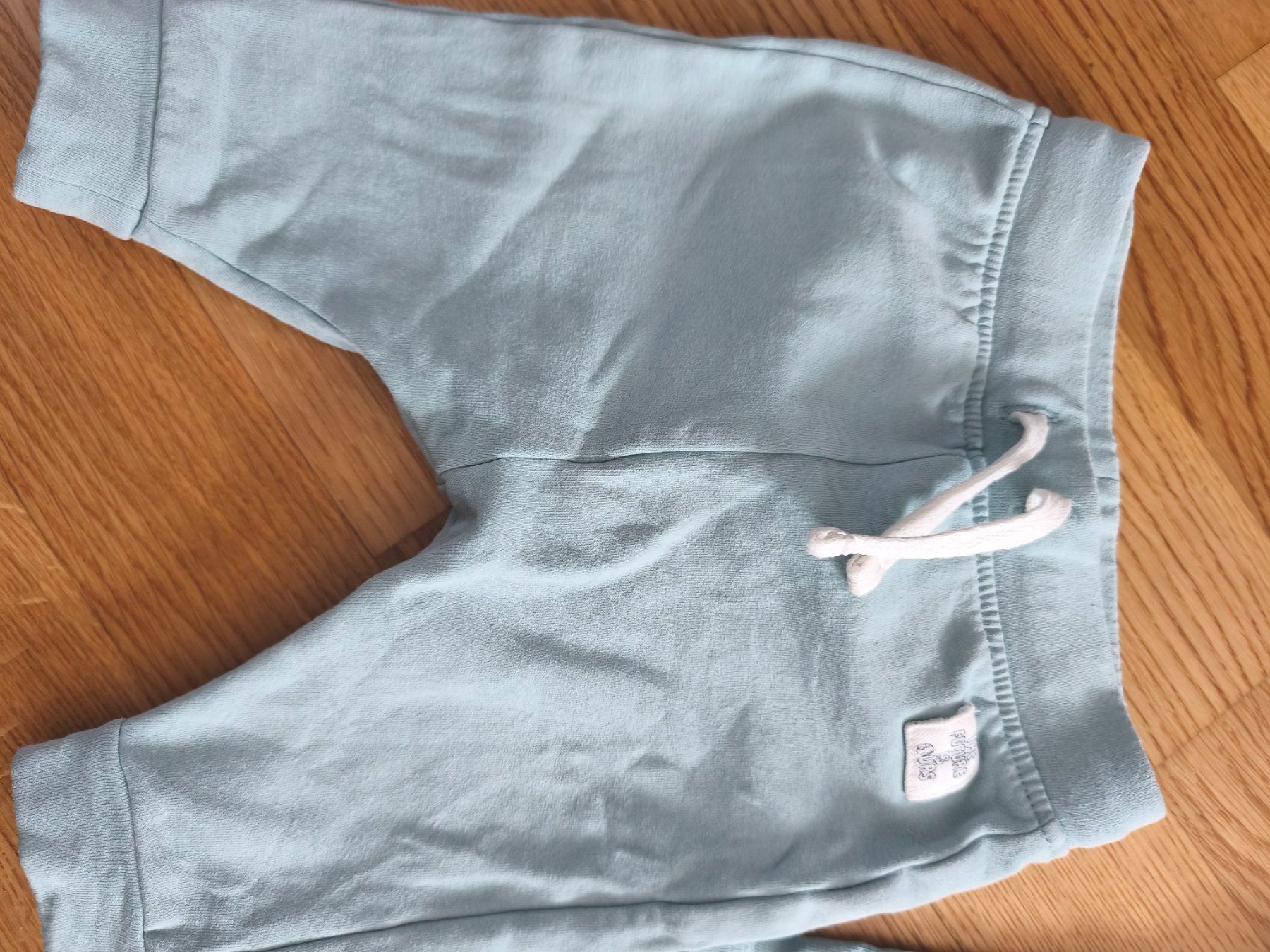 Lotti & Set di vestiti: Baby Trainer hellblau Gr. 62 – Usato da Näfels venduto da ChocolateMuffin 3