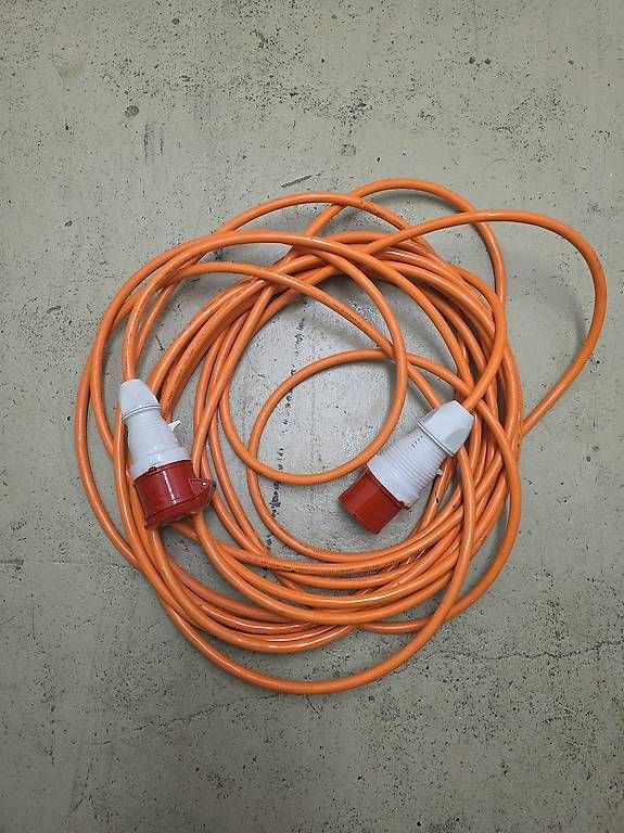 Kabel: CEE-Starkstromkabel 18 Meter – Gebraucht aus Arbon von Twist05
