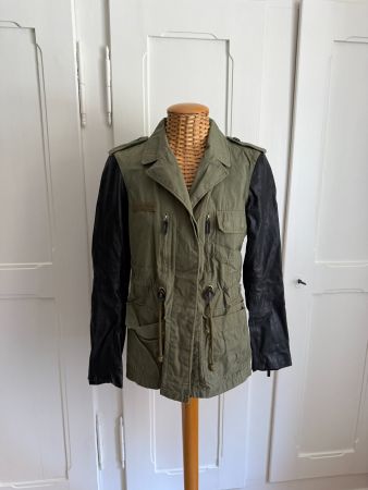ZARA - Jacke olivgrün mit Lederärmeln M