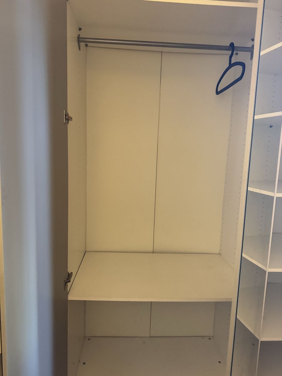 Armoires: Kleiderschrank Gratis – D'occasion à Pfeffingen par Twoa 2
