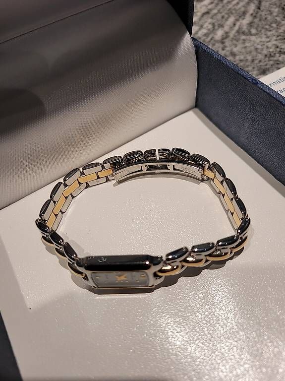 Candino Orologi: Schweizer Markenarmbanduhr – Usato da Oberuzwil venduto da rtr_wp6m 1
