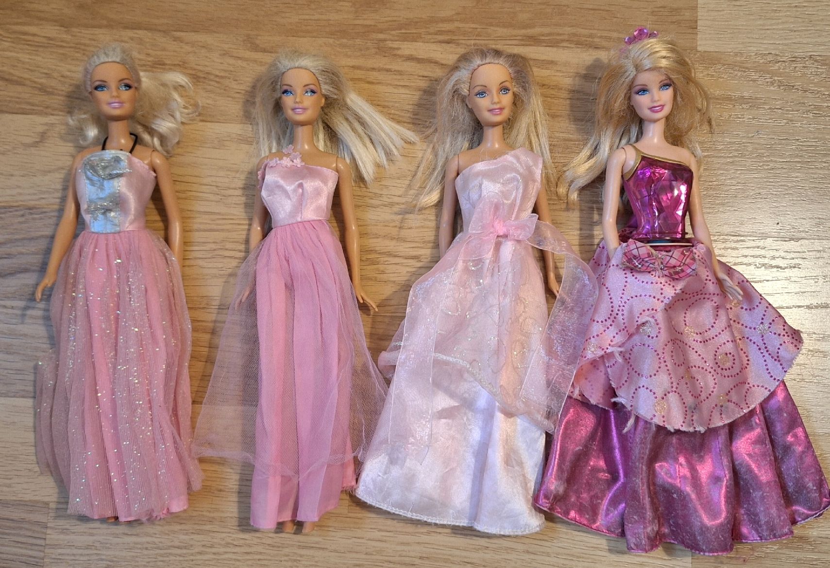 Puppen: Lot barbies – Gebraucht aus Yverdon-les-Bains von CelMt 1