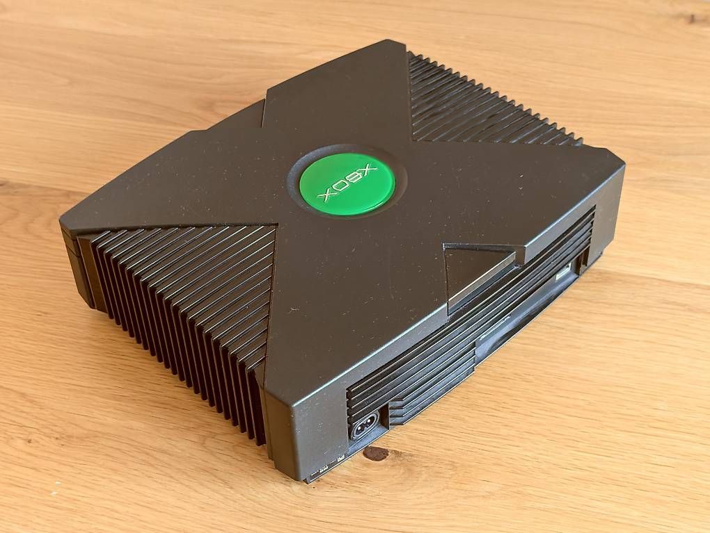 Microsoft Console: Xbox original Microsoft | fonctionne | 3 manettes – Usato da Neuchâtel venduto da Nila_3D 2
