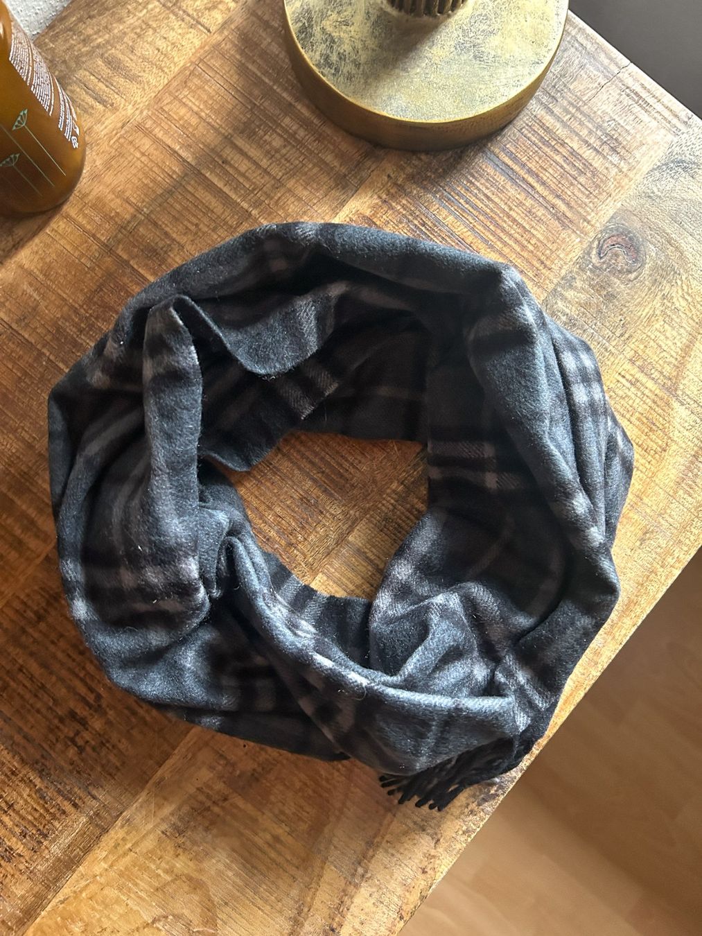 Burberry Foulard & Sciarpe: Burberry 100% Cashmere Schal – Usato da Illnau venduto da Monkky 1