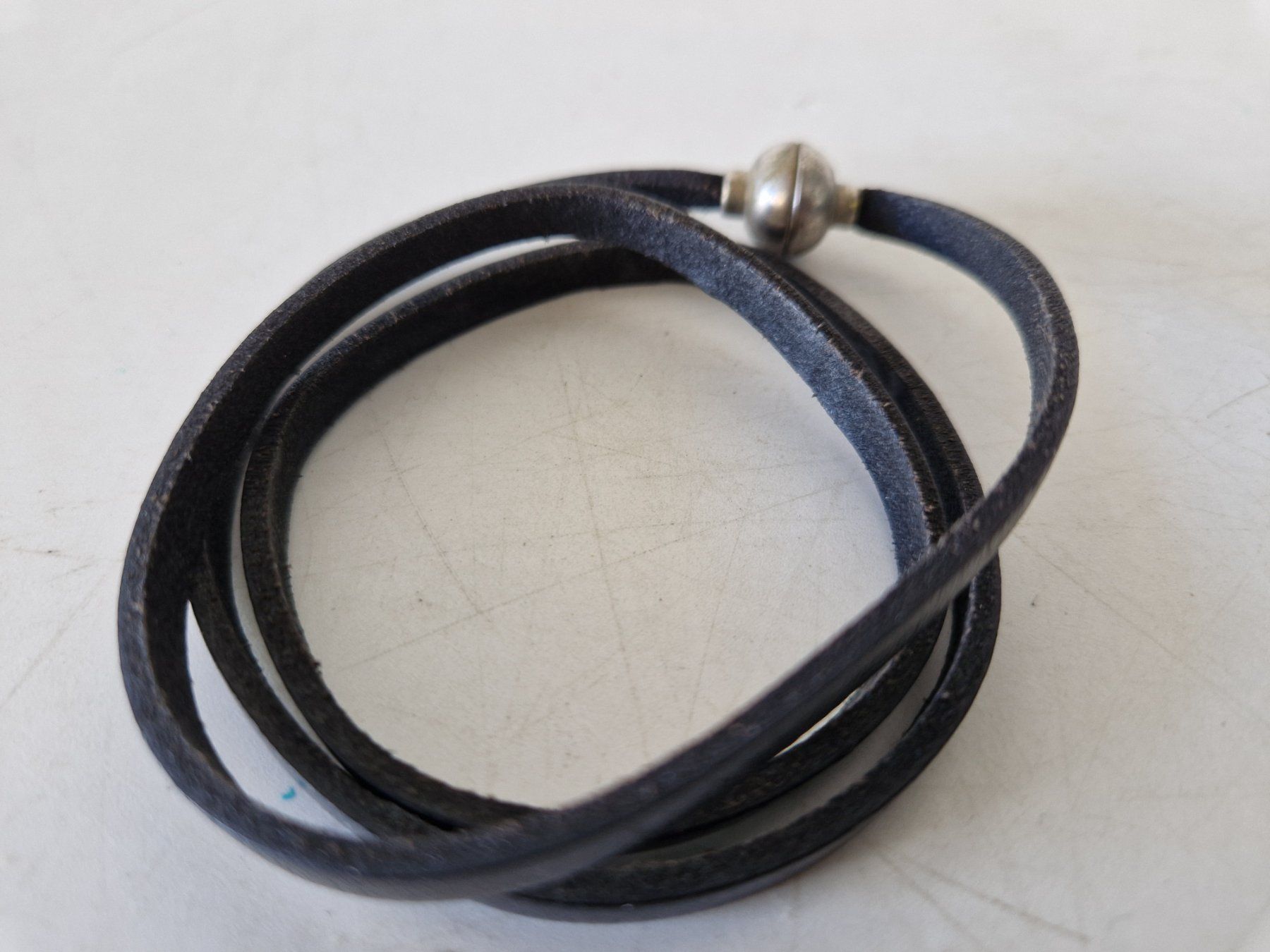 Armbänder & -reifen: 2 Armbänder mit Magnetverschluss – Gebraucht aus Muhen von Restwert_Muhen 2
