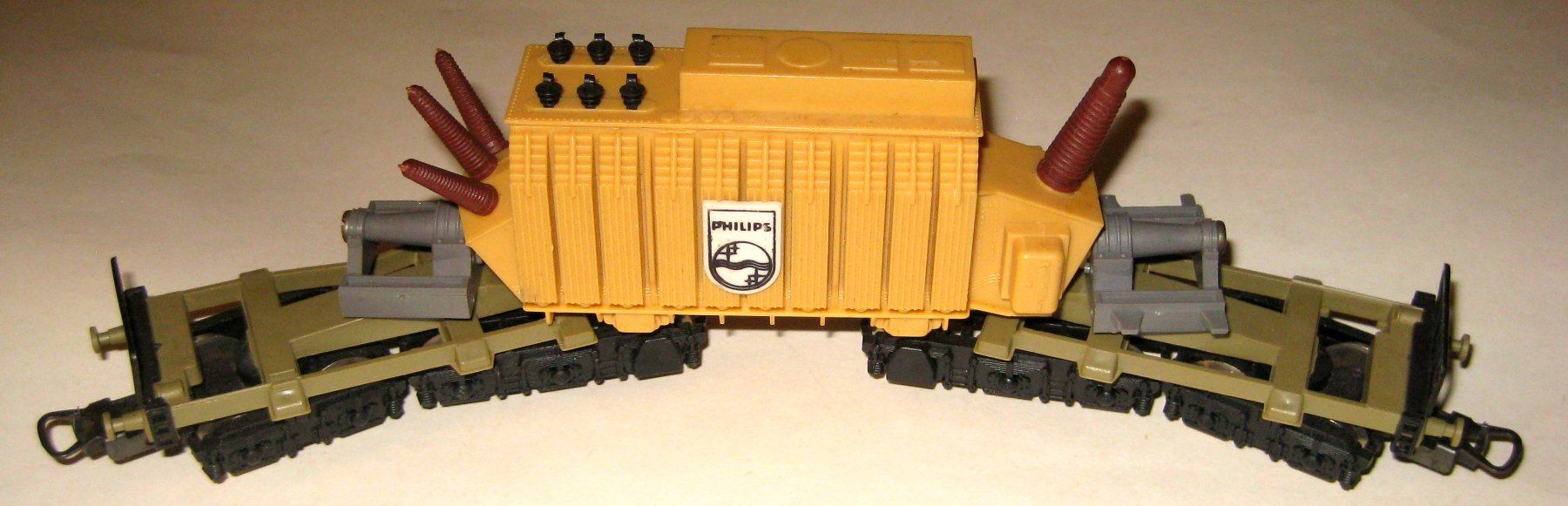 Modellini di ferrovie: Schwerlasttransporter 10-Achser mit Philips-Trafo, DC – Nuovo (secondo la descrizione) da Yverdon les Bains venduto da f751m 1