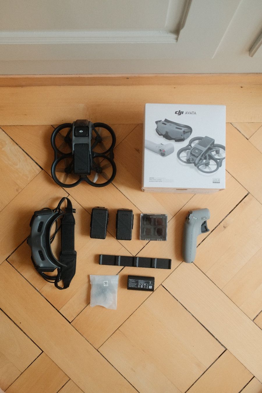 DJI Modellismo RC: DJI Avata (Gen 1) + Fly More Kit – Usato da Bern venduto da redumbrella