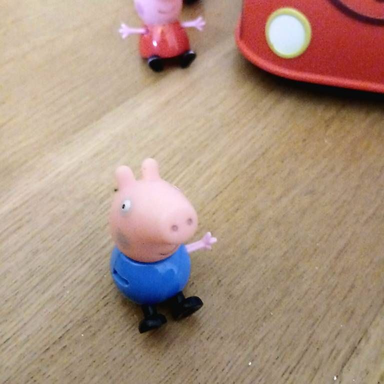 Giocattoli: Peppa Pig Auto  – Usato da Luzern venduto da SapientiaAeterna 4
