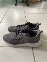 Graue Unisex Sportschuhe Gr. 41 günstig abzugeben