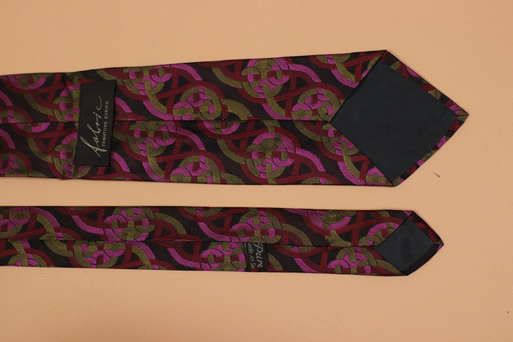 Fabric Frontline Cravatte: FABRIC Frontline Zurich Silk Tie – Usato da Hombrechtikon venduto da BAZ-Vintage 2