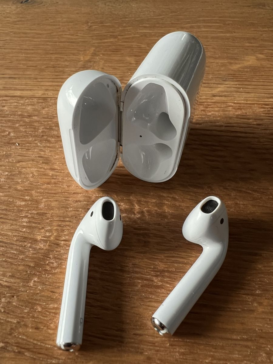 Apple Cuffie: Apple AirPods 2. Generation – Usato da Altendorf venduto da Angie__Z 2