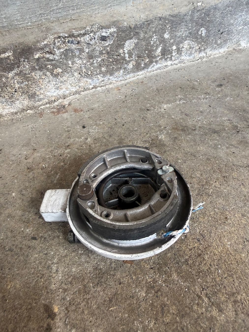 Fantic Mofa-Ersatzteile: Fantic Issimo Mofa Bremsankerplatte – Gebraucht aus Fahrni b. Thun von berger_tuning34 2