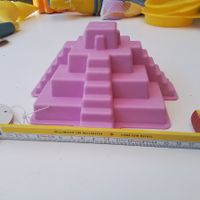 Sandkasten Spielzeug Inka Pyramide Form