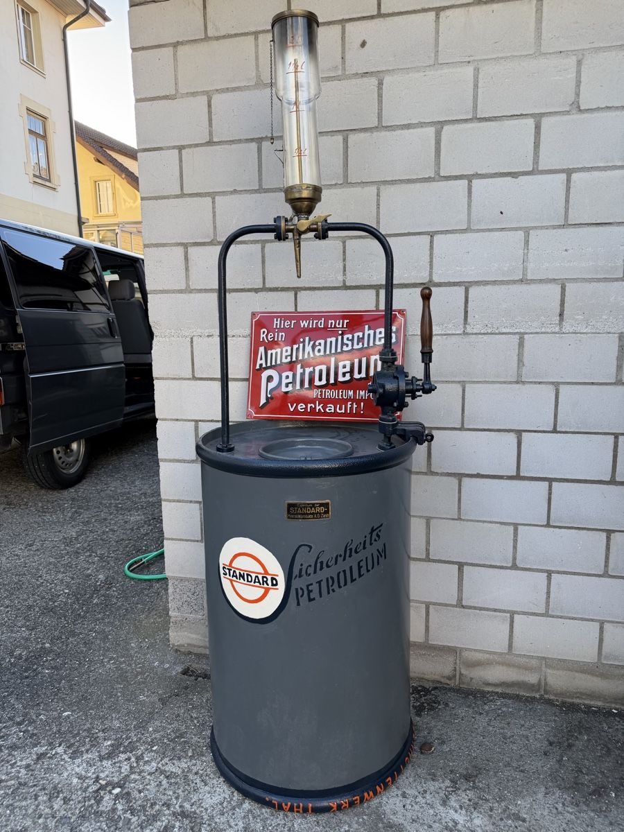 Altre raccolte & rarità: Petroleumautomat Standard mit Glaszylinder – Usato da Plasselb venduto da SeislerBrocki